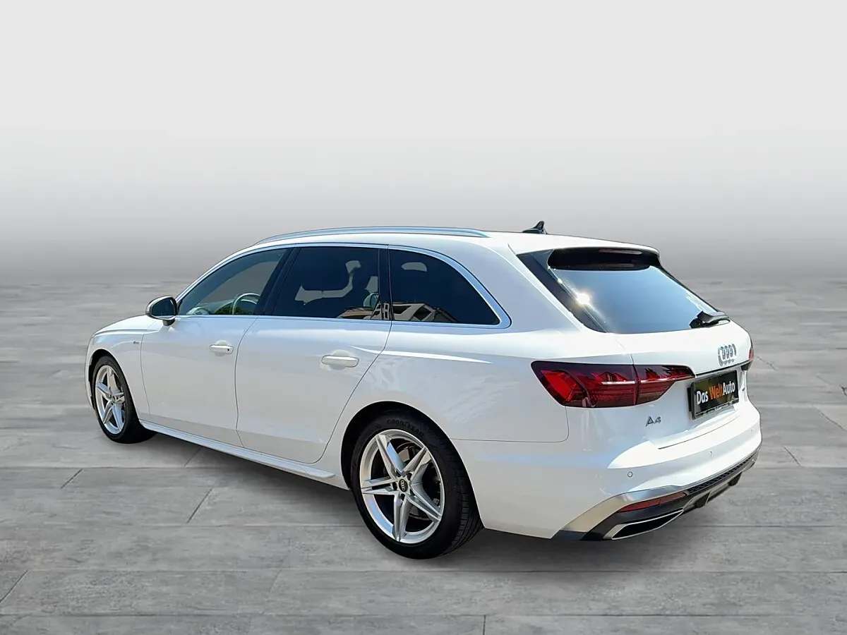 Audi A4 2022 photo 3