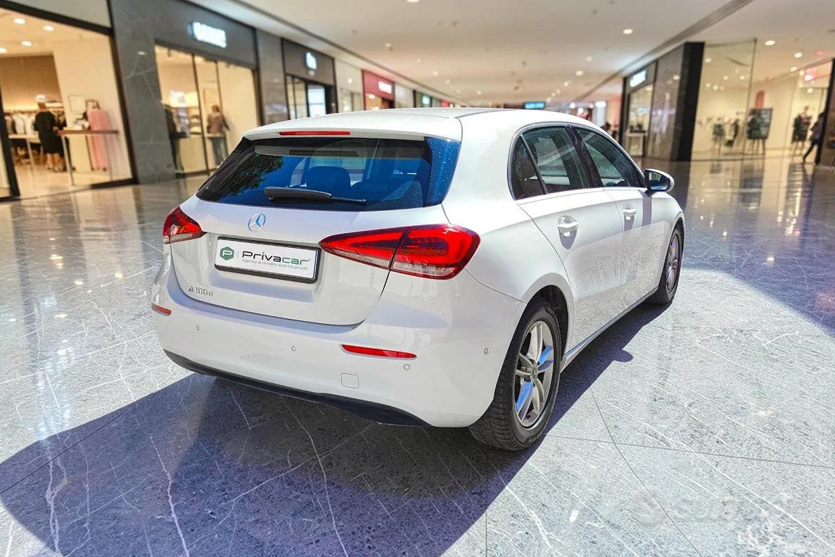 Mercedes-Benz A 180 2019 photo 4