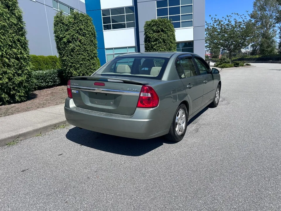 Chevrolet Malibu 2004 photo 3
