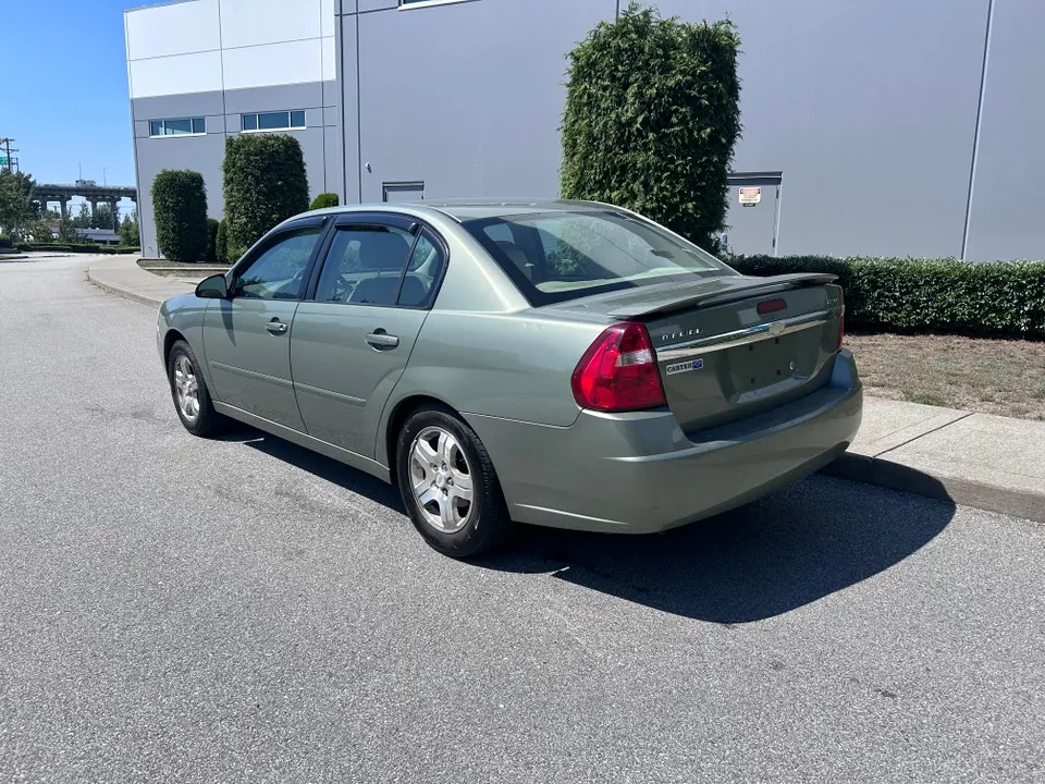 Chevrolet Malibu 2004 photo 4