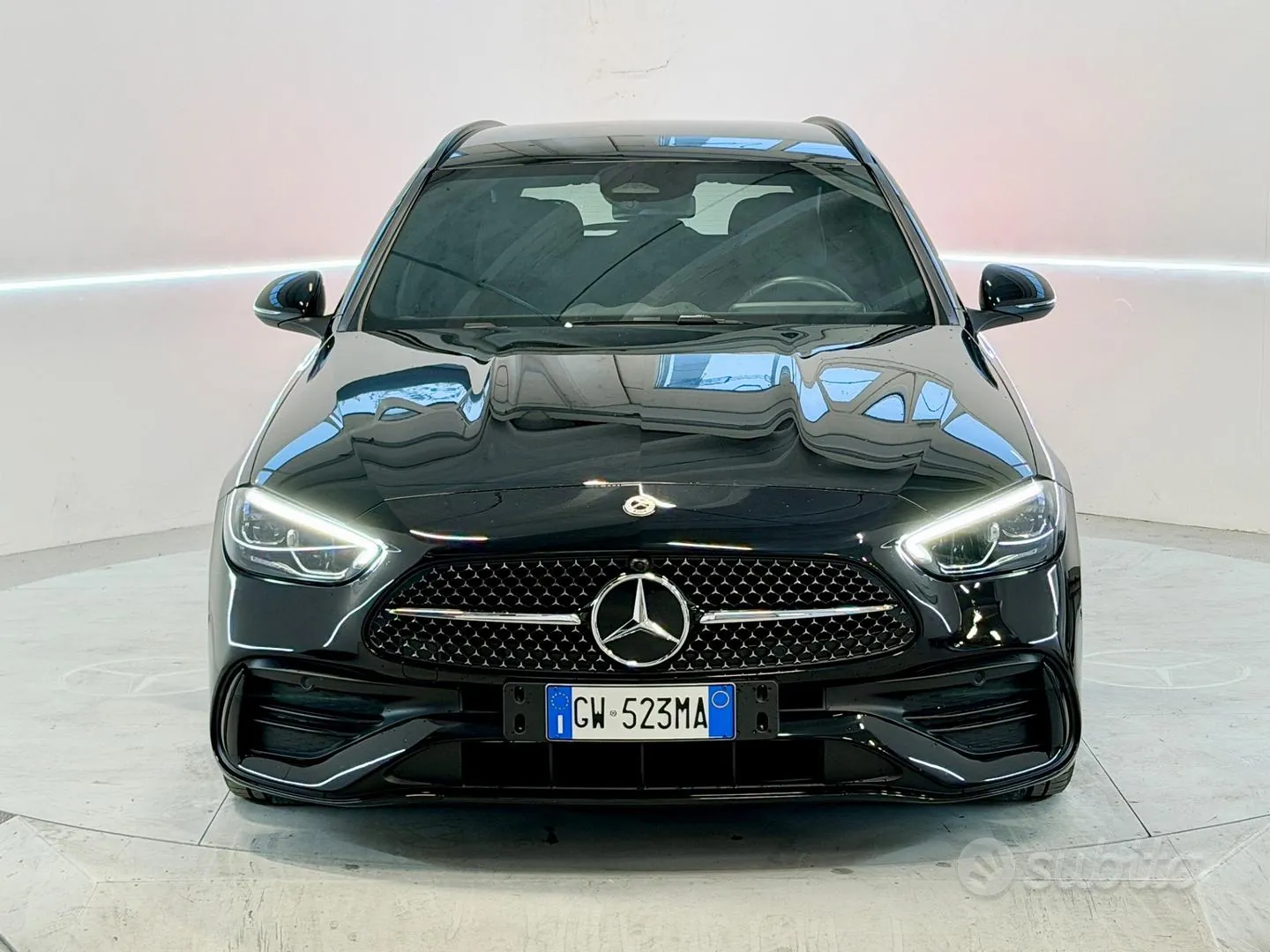 Mercedes-Benz C200 2024 photo 2