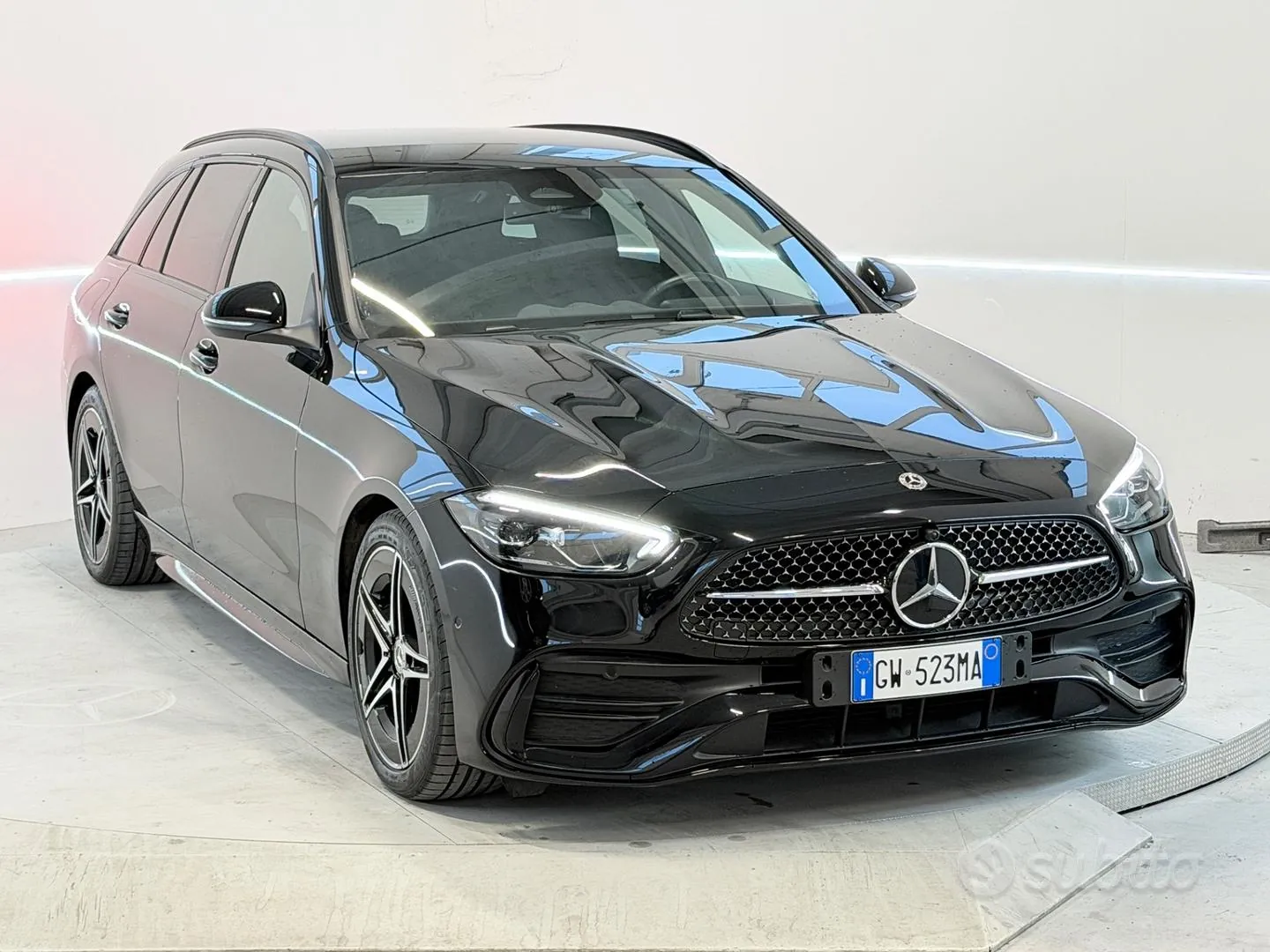 Mercedes-Benz C200 2024 photo 3