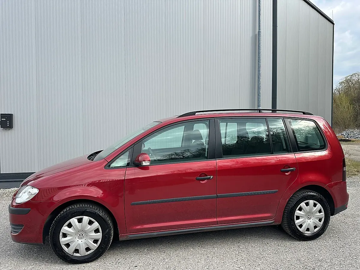 Volkswagen Touran 2008 photo 2