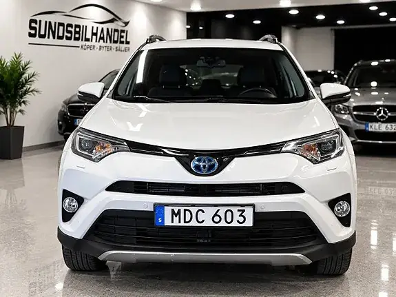 Toyota Rav4 2017 photo 2
