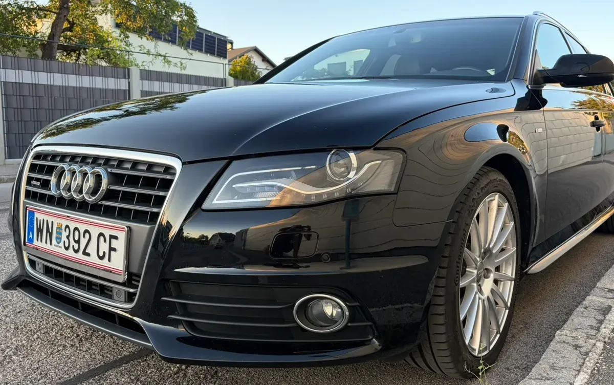 Audi A4 2011 photo 2