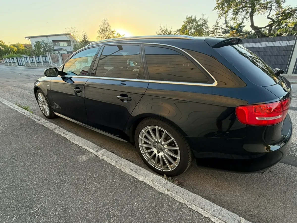 Audi A4 2011 photo 3