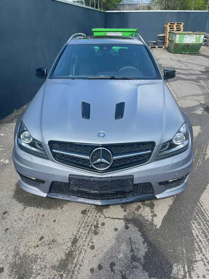 Mercedes-Benz C63 Amg