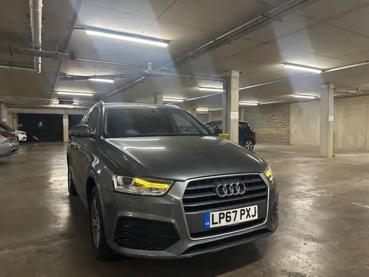 Audi Q3 2018 photo 2