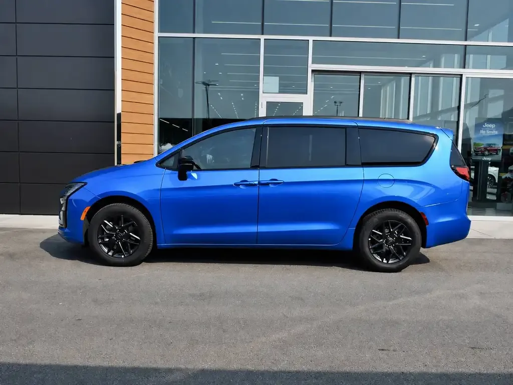 Chrysler Pacifica 2027 photo 3