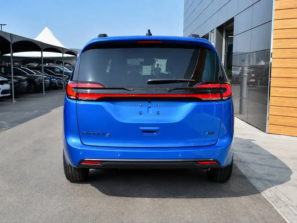 Chrysler Pacifica 2027 photo 5