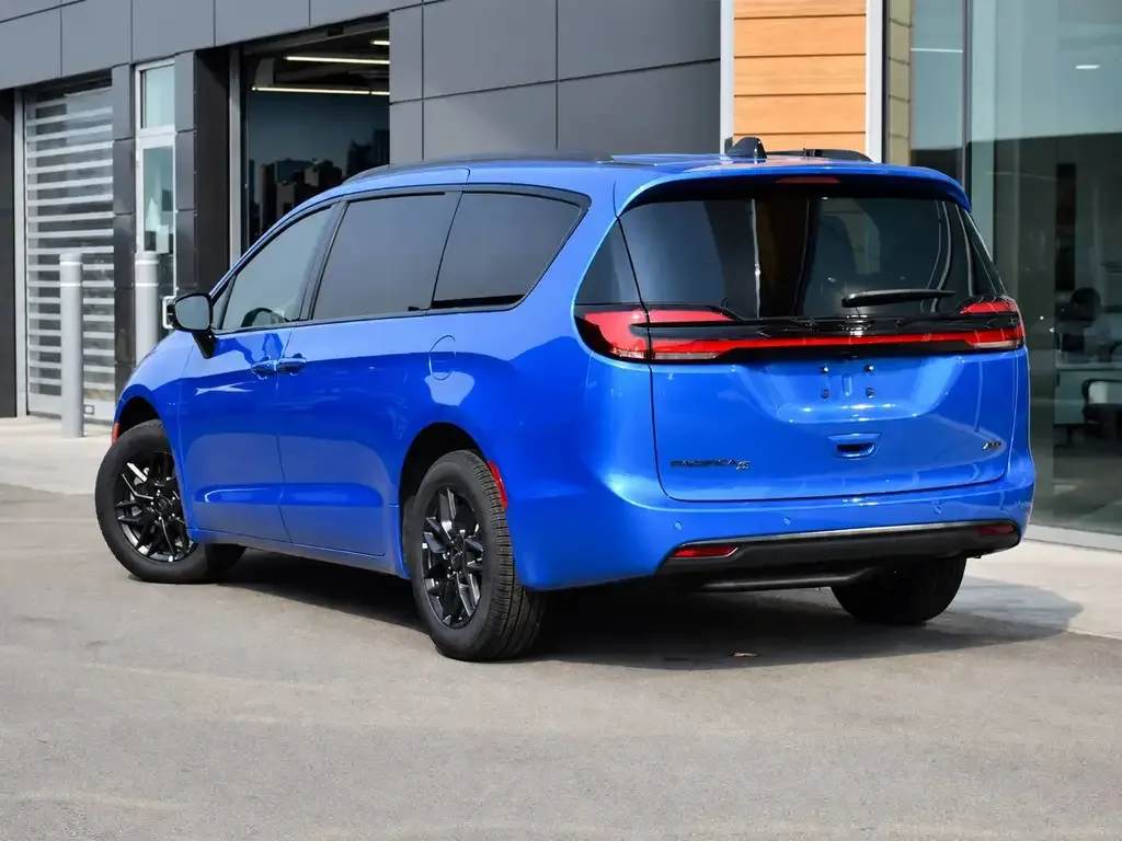Chrysler Pacifica 2027 photo 4