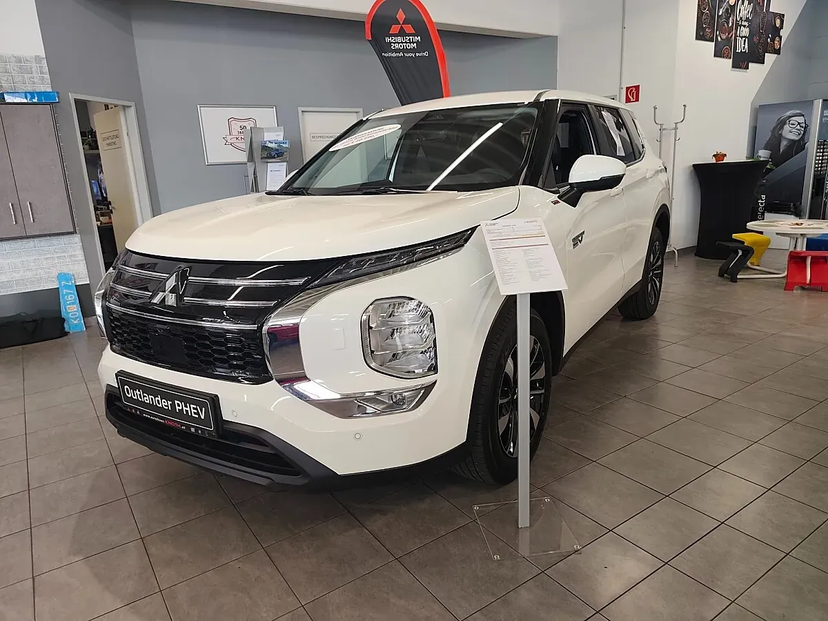 Mitsubishi Outlander 2025 photo 3