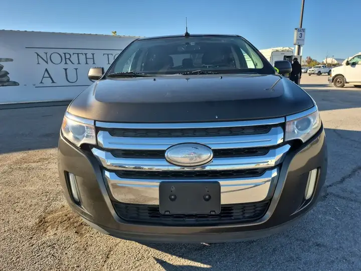 Ford Edge 2011 photo 2