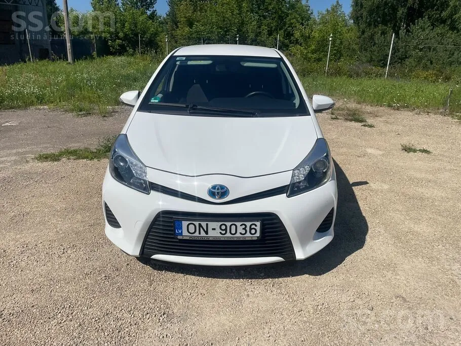 Toyota Yaris 2014 photo 2