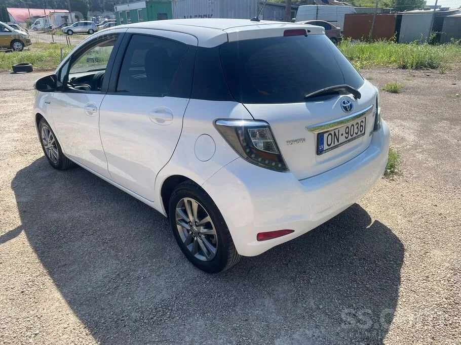 Toyota Yaris 2014 photo 4