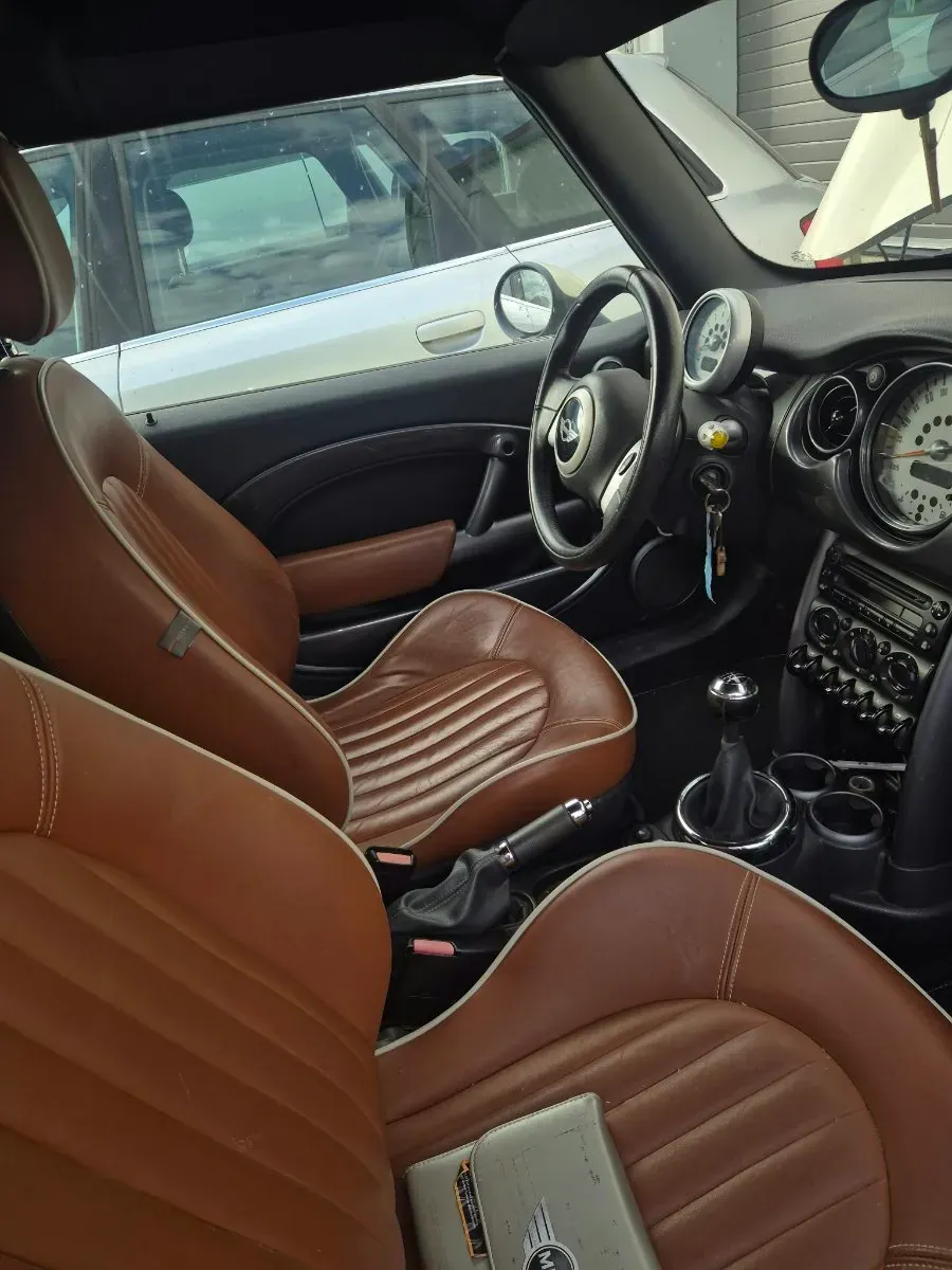 Mini Cabrio 2005 photo 2