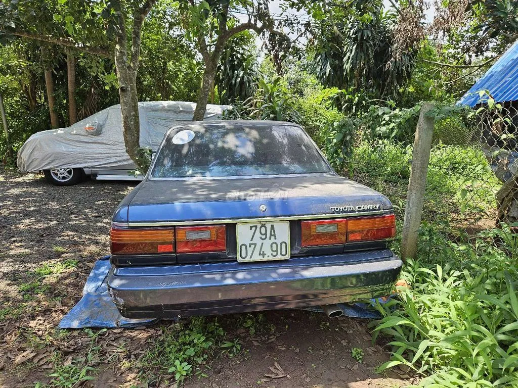Toyota Camry 1987 photo 2