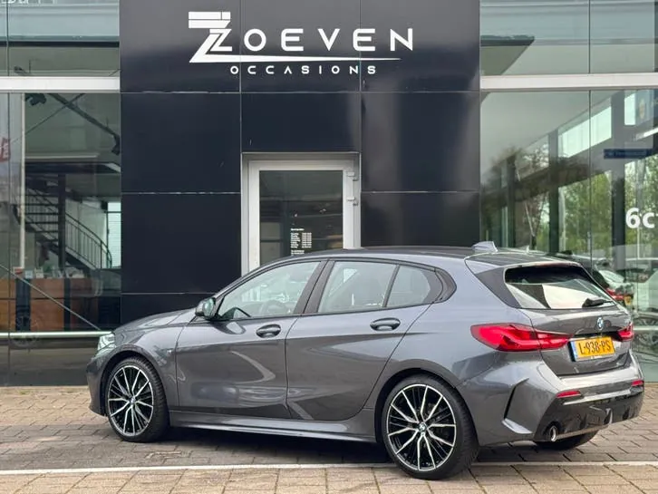 BMW 1 Series 2021 photo 3