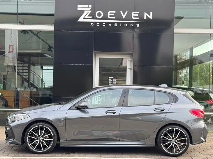 BMW 1 Series 2021 photo 2