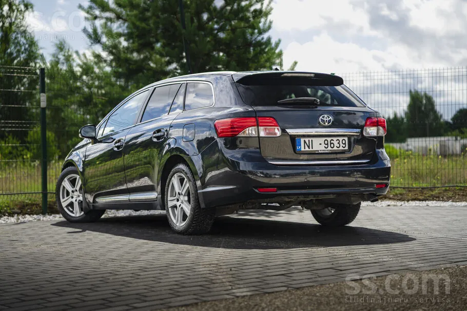 Toyota Avensis 2012 photo 4