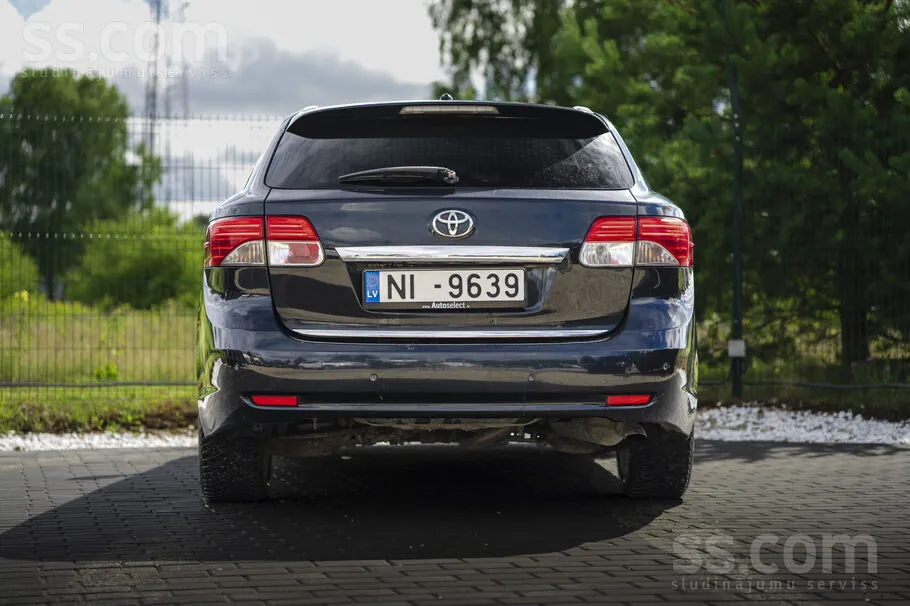 Toyota Avensis 2012 photo 5