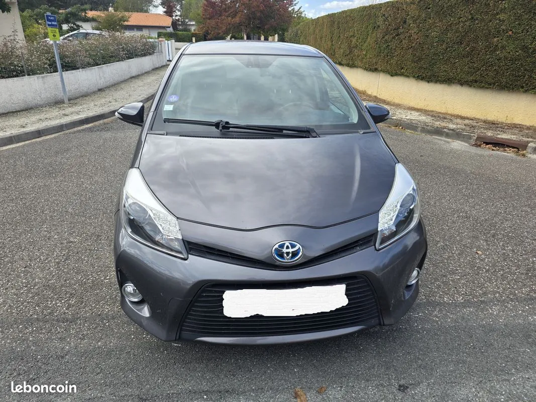 Toyota Yaris 2013 photo 5