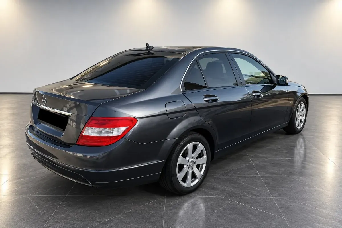 Mercedes-Benz C-Class 2011 photo 3