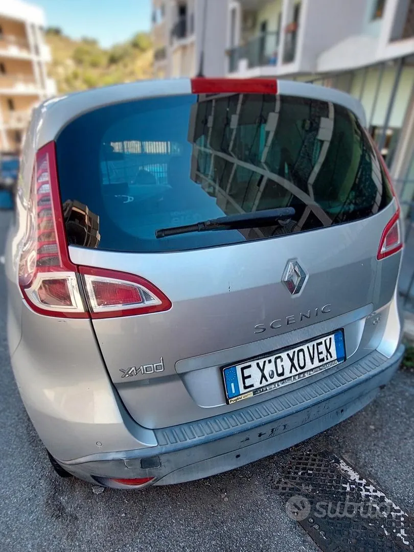 Renault Scenic 2010 photo 2