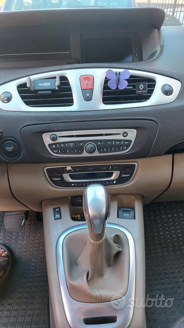 Renault Scenic 2010 photo 4