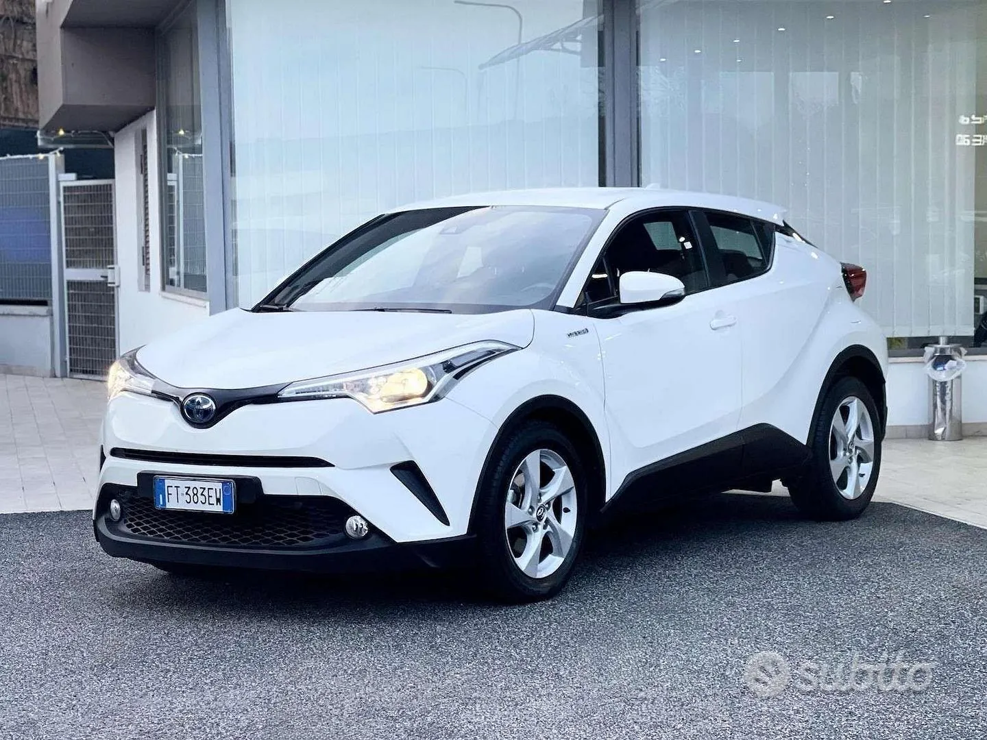 Toyota C-Hr 2018 photo 3