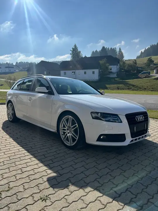 Audi A4 2010 photo 3