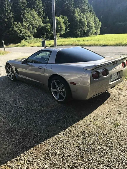 Chevrolet Corvette 2000 photo 3