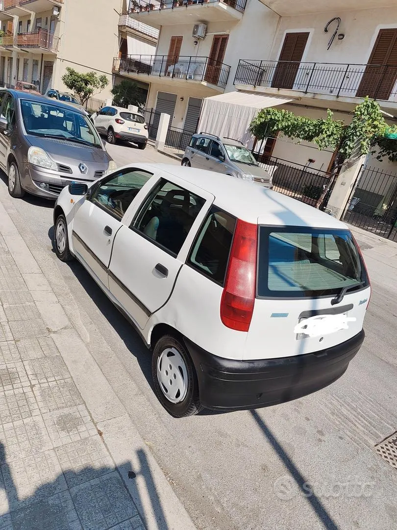 Fiat Punto 1996 photo 2