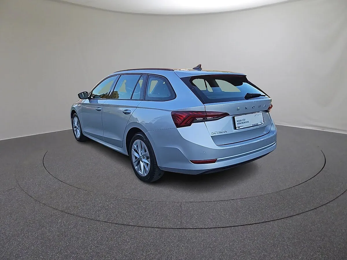 Skoda Octavia 2023 photo 3
