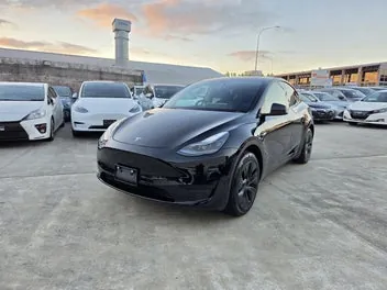 Tesla Model Y 2025 photo 2