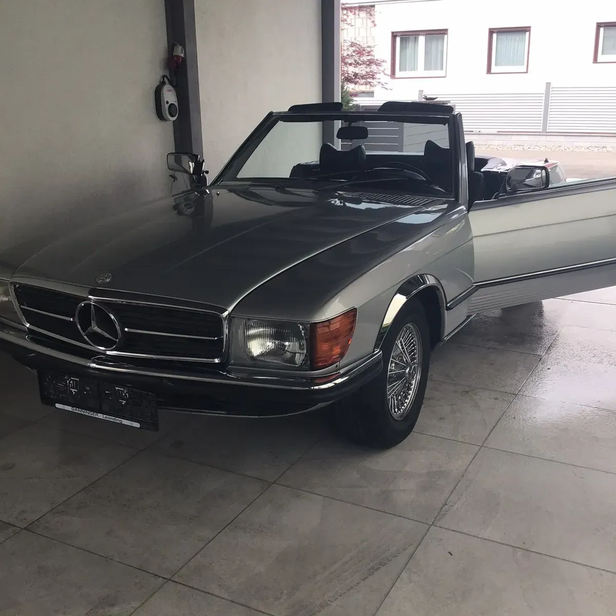 Mercedes-Benz Sl-Class 1978 photo 3