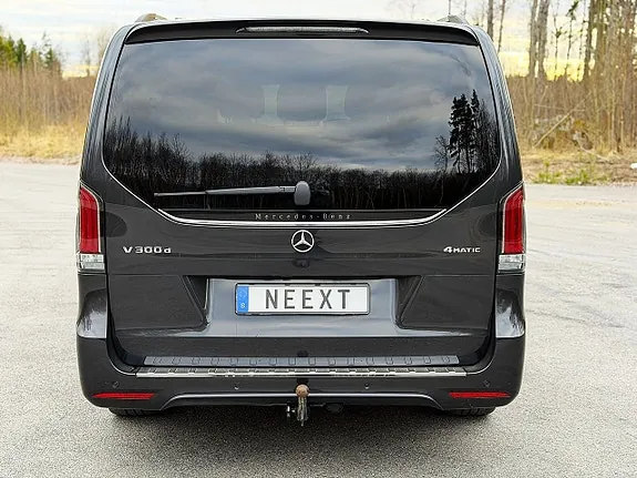 Mercedes-Benz V300 2025 photo 4