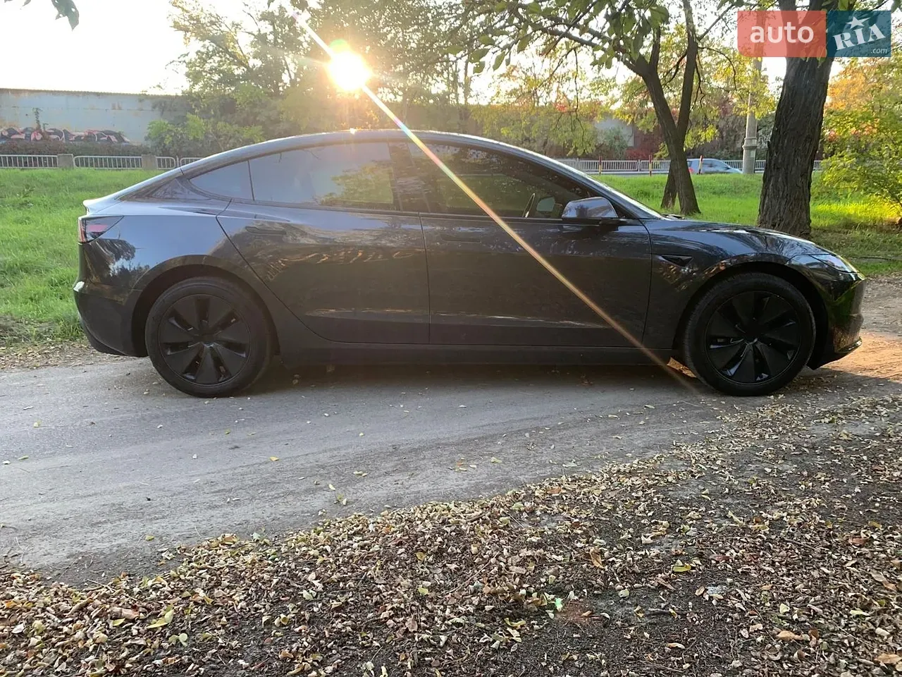 Tesla Model 3 2025 photo 4