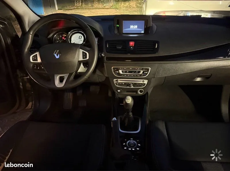 Renault Megane 2011 photo 3