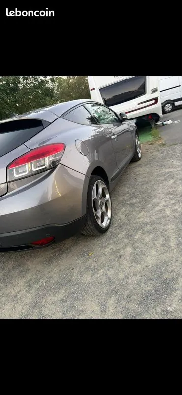 Renault Megane 2011 photo 2