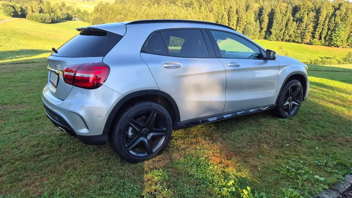 Mercedes-Benz Gla Class 2018 photo 3