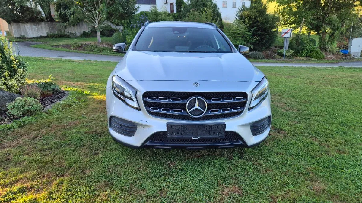 Mercedes-Benz Gla Class 2018 photo 2