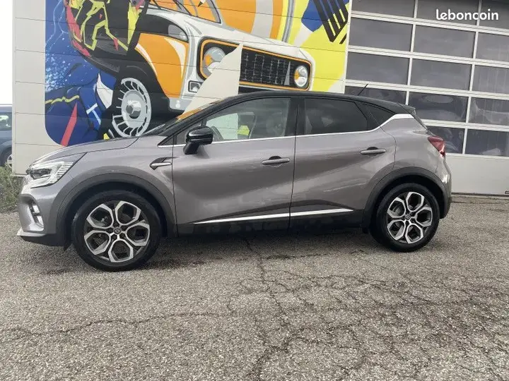 Renault Captur 2021 photo 2