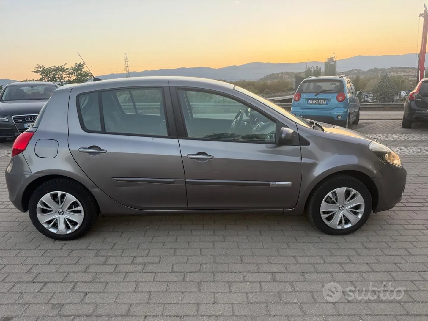 Renault Clio 2009 photo 4