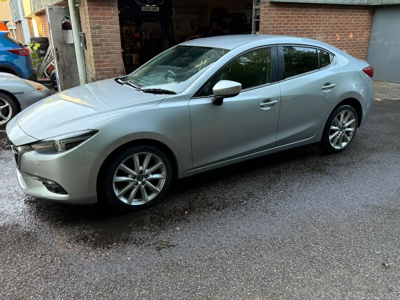Mazda Mazda3 2017 photo 3