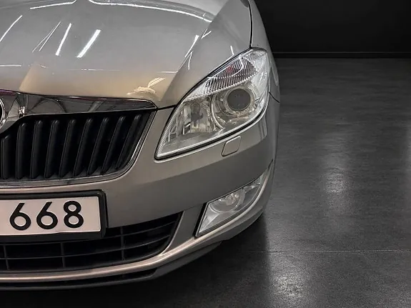 Skoda Fabia 2013 photo 5