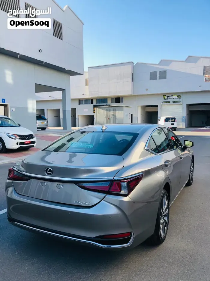 Lexus Es250 2021 photo 4
