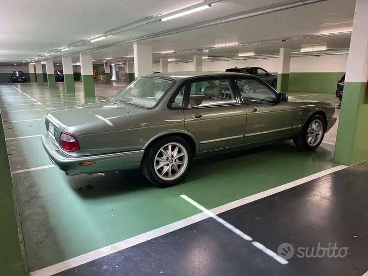 Jaguar Xj8 1998 photo 3