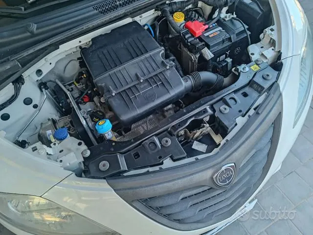 Lancia Ypsilon 2014 photo 2
