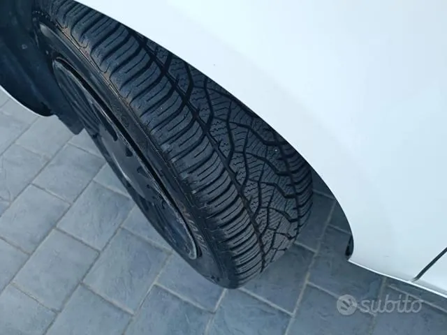 Lancia Ypsilon 2014 photo 4